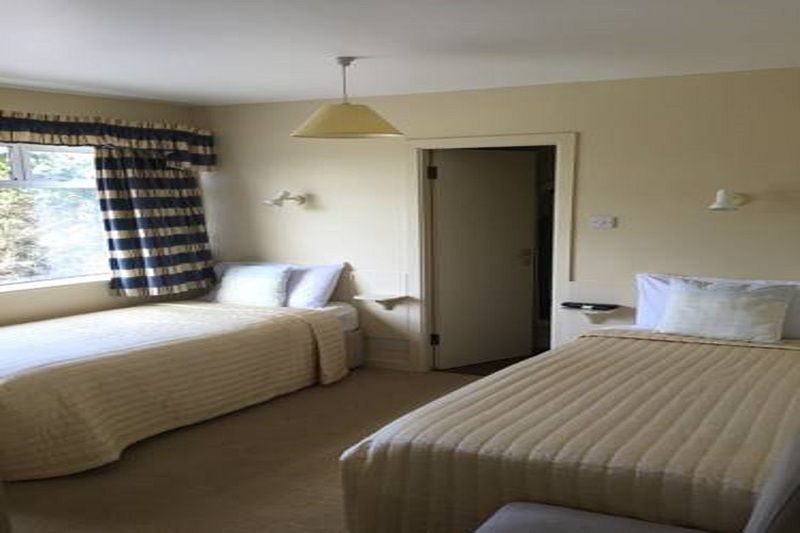 Fern Rock Bed And Breakfast Dromin Eksteriør billede