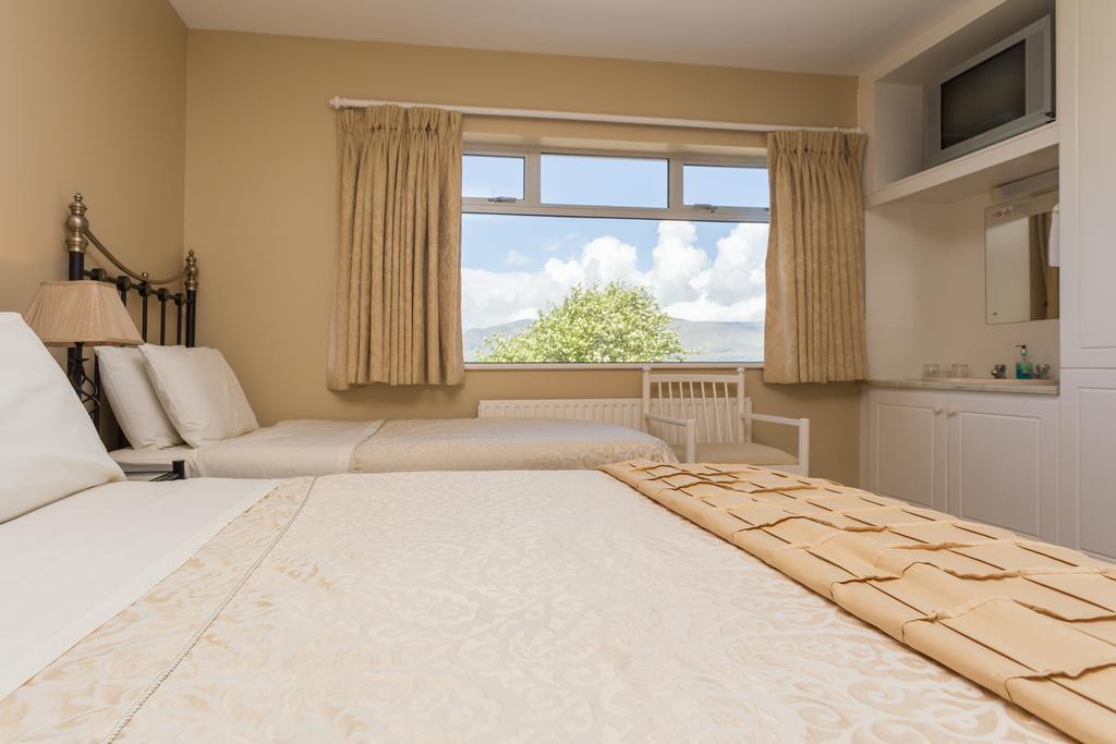 Fern Rock Bed And Breakfast Dromin Eksteriør billede