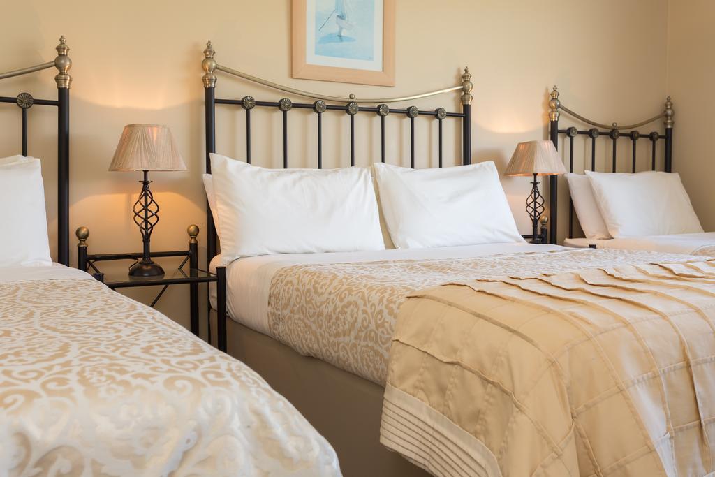 Fern Rock Bed And Breakfast Dromin Eksteriør billede
