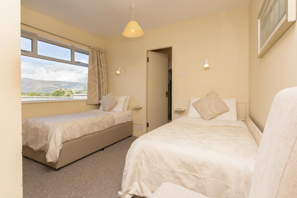 Fern Rock Bed And Breakfast Dromin Eksteriør billede